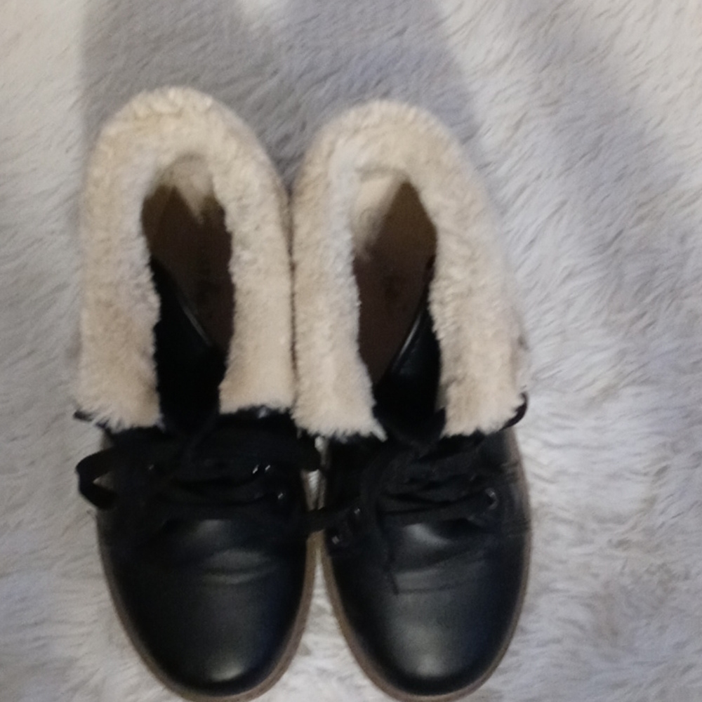 Boots - Picture 4 of 4